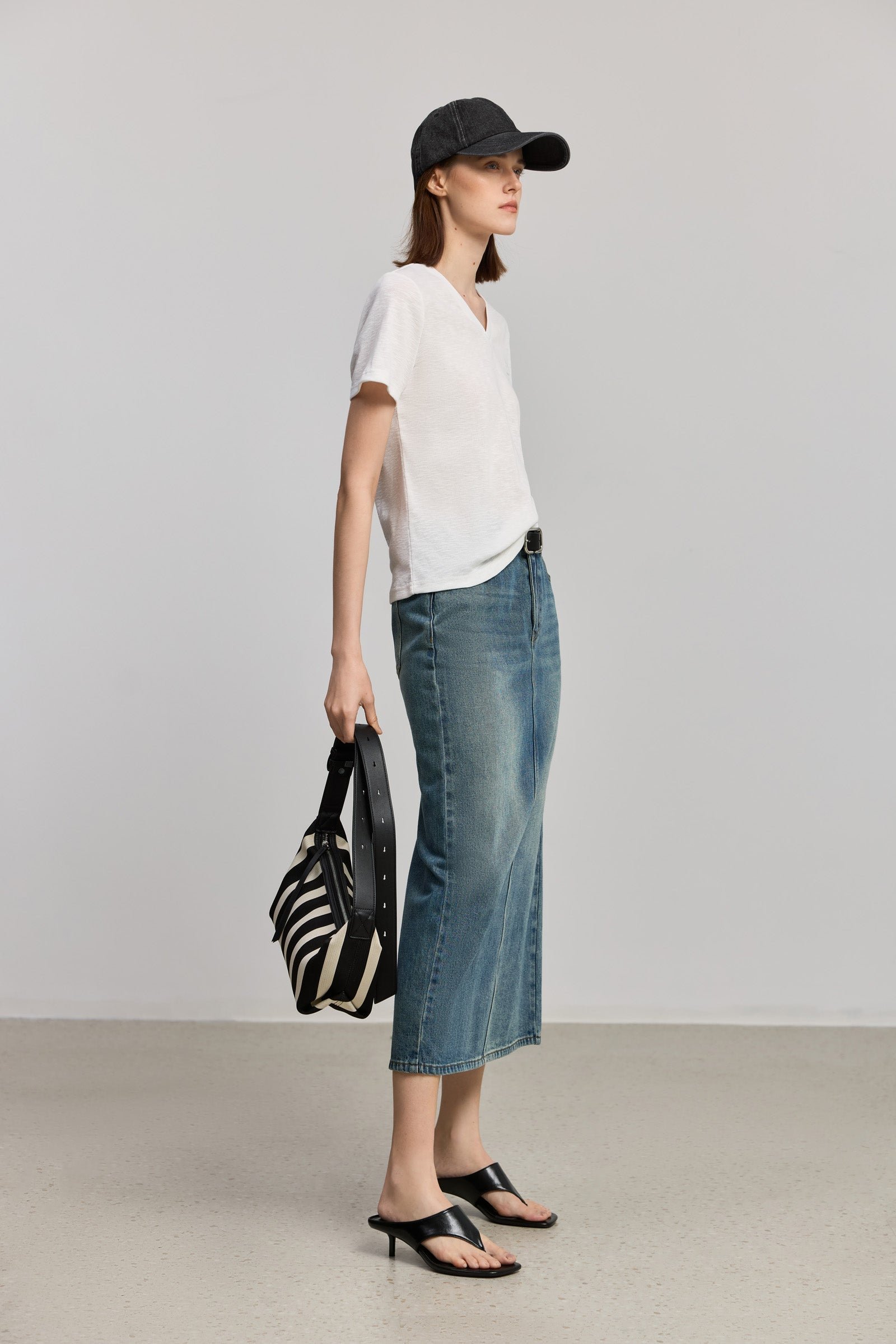 Textured V-Neck Tee - Image 3